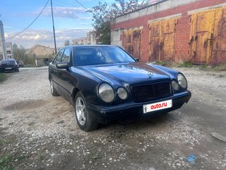 1995 Mercedes-Benz E-Класс 230 II (W210, S210), синий, 185000 рублей, вид 3