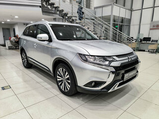 2021 Mitsubishi Outlander III Рестайлинг 3, серебристый, 2690000 рублей, вид 3