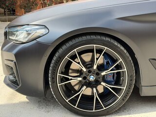 2020 BMW 5 серии 530d xDrive VII (G30/G31/G38) Рестайлинг, серый, 6500530 рублей, вид 4