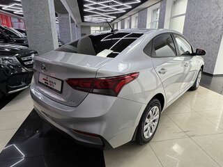2018 Hyundai Solaris II, серебристый, 1399000 рублей, вид 5
