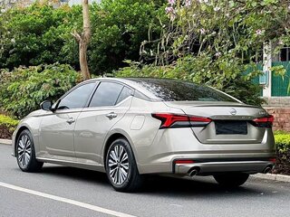 2022 Nissan Altima VI (L34) Рестайлинг, золотистый, 1510000 рублей, вид 4