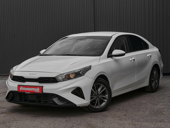 2021 Kia K3 II Рестайлинг, белый, 1725000 рублей