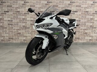 2021 Kawasaki ZX-6 Ninja, белый, 1059000 рублей, вид 2