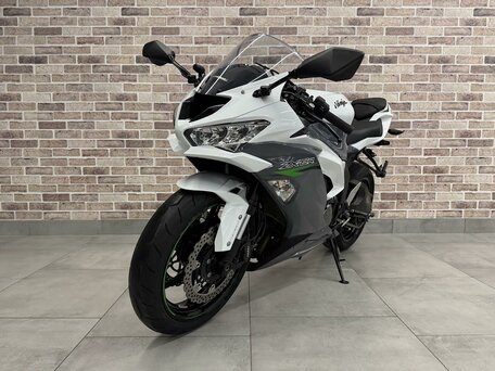 2021 Kawasaki ZX-6 Ninja, белый, 1059000 рублей, вид 2