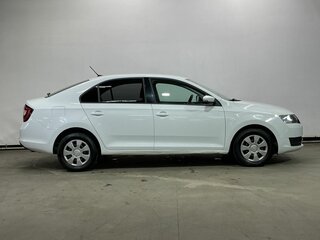 2017 Skoda Rapid I Рестайлинг, белый, 995000 рублей, вид 4