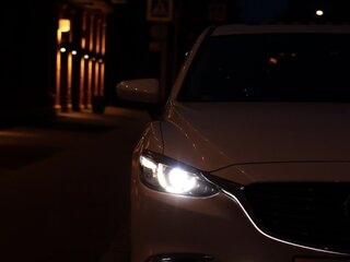 2015 Mazda Atenza III Рестайлинг, белый, 1800000 рублей, вид 4