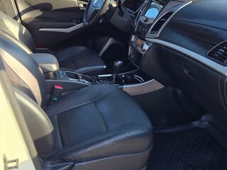 2014 SsangYong Actyon II Рестайлинг, белый, 1100000 рублей, вид 5