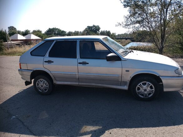 2004 Lada (ВАЗ) 2114, серебристый, 110000 рублей - вид 1