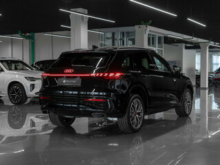 2026 Audi Q5 L III (GU), чёрный, 6000000 рублей, вид 5