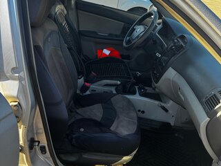 2004 Kia Cerato I, серебристый, 300000 рублей, вид 5