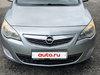 2011 Opel Astra J, серебристый, 550000 рублей, вид 1