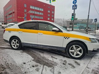 2018 Skoda Octavia III (A7) Рестайлинг, белый, 650000 рублей, вид 4