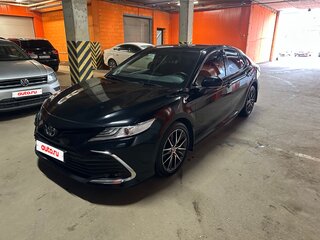 2021 Toyota Camry VIII (XV70) Рестайлинг, чёрный, 3300000 рублей, вид 1