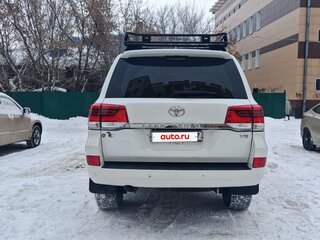 2015 Toyota Land Cruiser 200 Series Рестайлинг 2, белый, 4999000 рублей, вид 5