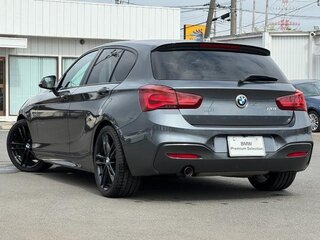 2017 BMW 1 серии 118i II (F20/F21) Рестайлинг 2, серый, 1440000 рублей, вид 2