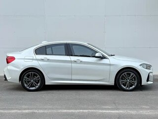 2022 BMW 1 серии 120i III (F52) Рестайлинг, белый, 2200000 рублей, вид 3