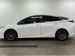 2016 Toyota Prius IV (XW50), белый, 1780000 рублей, вид 4