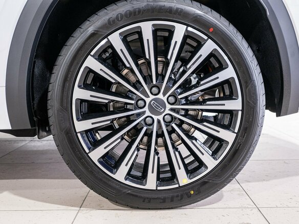 2026 Geely Monjaro I, белый, 4954990 рублей - вид 39