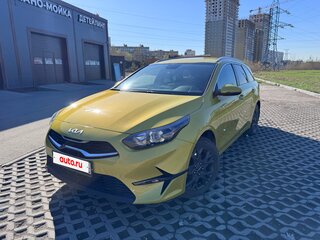 2021 Kia Ceed III Рестайлинг, жёлтый, 2750000 рублей, вид 4