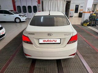 2015 Hyundai Solaris I Рестайлинг, белый, 990000 рублей, вид 4