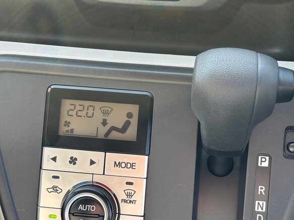 2016 Toyota Passo III, красный - вид 16