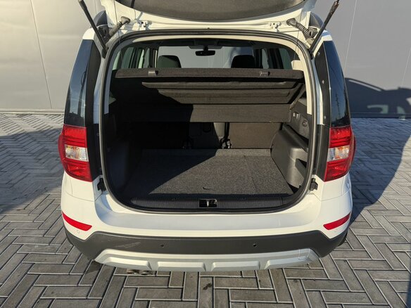 2015 Skoda Yeti I Рестайлинг, белый, 1550000 рублей - вид 6