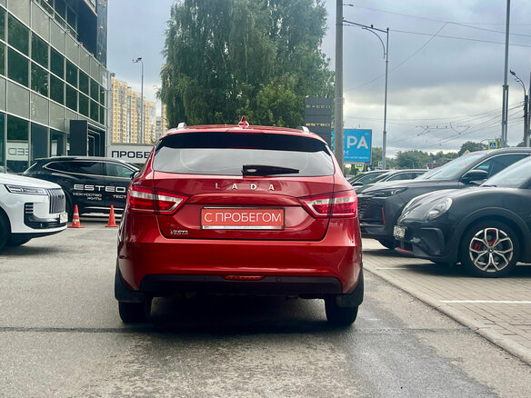 2021 Lada (ВАЗ) Vesta SW I, красный, 979000 рублей - вид 4