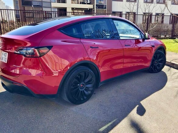 2021 Tesla Model Y Long Range Dual Motor I, красный, 4190000 рублей - вид 4