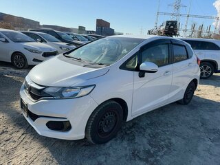 2019 Honda Fit III Рестайлинг, белый, 1200000 рублей, вид 2