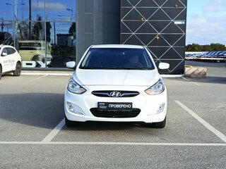 2013 Hyundai Solaris I, белый, 553000 рублей, вид 2