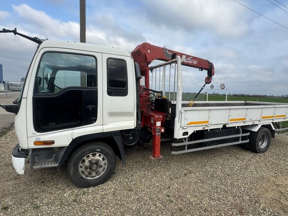 2004 Isuzu Forward (F-Series), белый, 4999999 рублей - вид 1