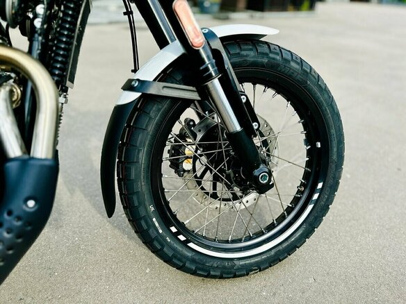 2026 Royal Enfield Bear 650, жёлтый - вид 9