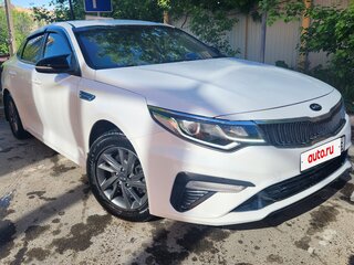 2019 Kia Optima IV Рестайлинг, белый, 980000 рублей, вид 3