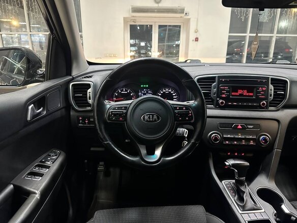 2016 Kia Sportage IV, чёрный, 2129000 рублей - вид 30