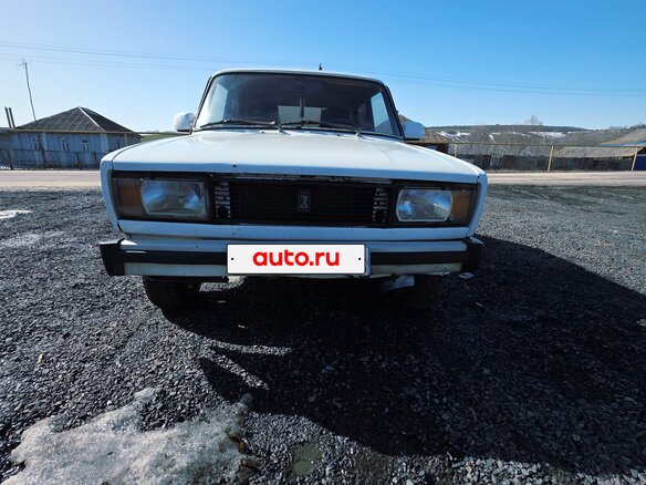 1997 Lada (ВАЗ) 2105, белый, 95000 рублей - вид 4