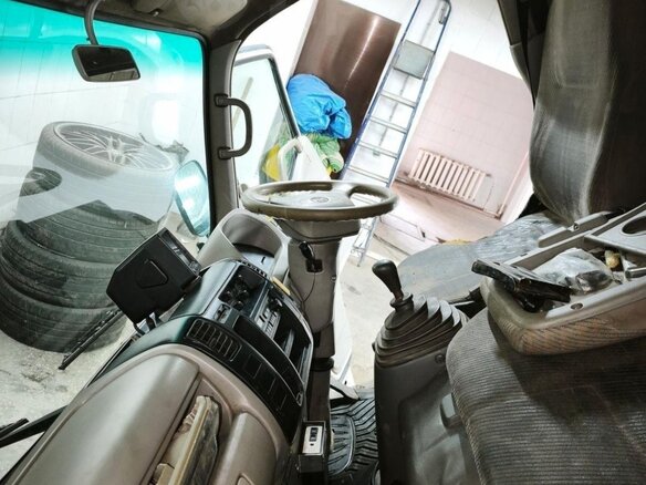 2002 Toyota Dyna, белый, 810000 рублей - вид 1