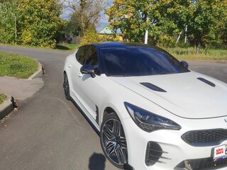 2021 Kia Stinger I Рестайлинг, белый, 2800000 рублей, вид 3