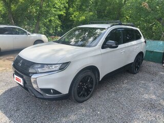 2020 Mitsubishi Outlander III Рестайлинг 3, белый, 1700000 рублей, вид 1