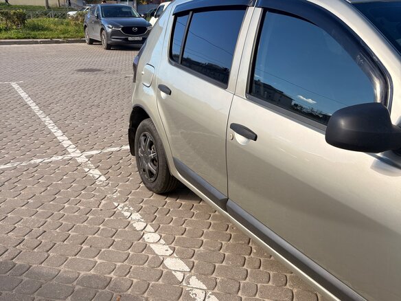 2010 Renault Sandero I, бежевый, 350000 рублей - вид 1