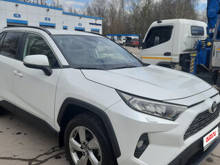 2021 Toyota RAV4 V (XA50), белый, 3350000 рублей, вид 1