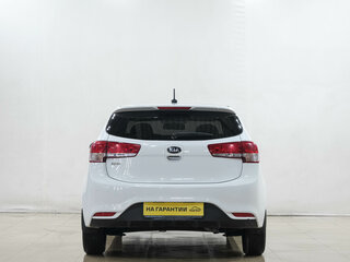 2017 Kia Rio III Рестайлинг, белый, 1249000 рублей, вид 5