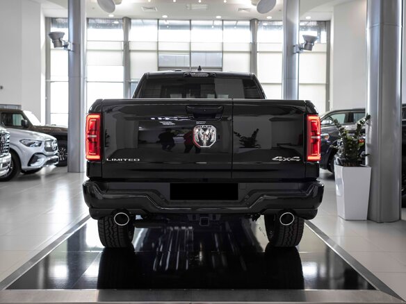 2026 Ram 1500 Crew Cab eTorque V Рестайлинг, чёрный, 11494964 рублей - вид 6