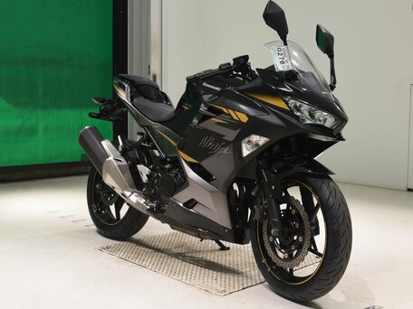 2022 Kawasaki Ninja 400, чёрный, 530000 рублей, вид 1