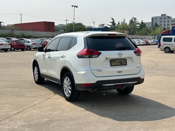 2022 Nissan X-Trail III Рестайлинг, белый - вид 3