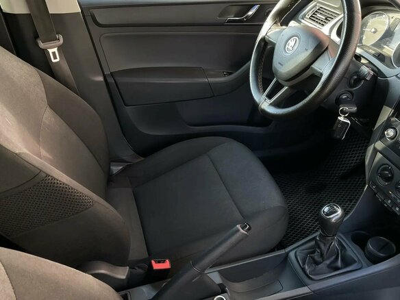 2017 Skoda Rapid I, белый, 870000 рублей - вид 9