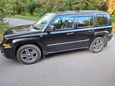 2008 Jeep Liberty (Patriot), чёрный, 850000 рублей, вид 3