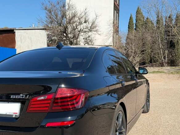 2016 BMW 5 серии 550i VI (F10/F11/F07) Рестайлинг, чёрный, 2699999 рублей - вид 5