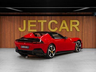 2025 Ferrari 12Cilindri Spider, красный, 73900000 рублей, вид 4
