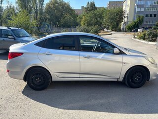 2011 Hyundai Solaris I, серебристый, 480000 рублей, вид 2