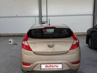 2014 Hyundai Solaris I, золотистый, 900000 рублей, вид 3